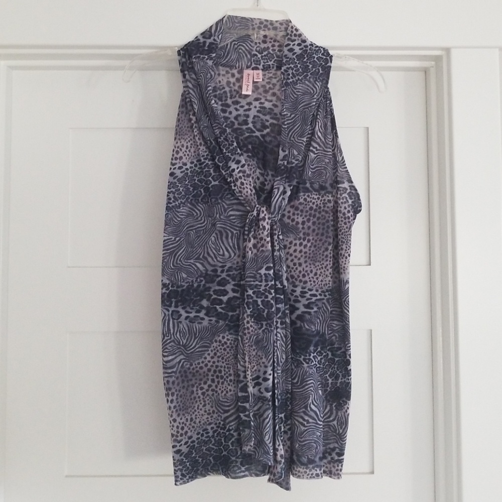 Animal Print Sleeveless Blouse